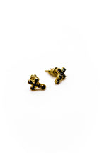 Ohrstecker "Kreuz" goldfarben – Detailansicht