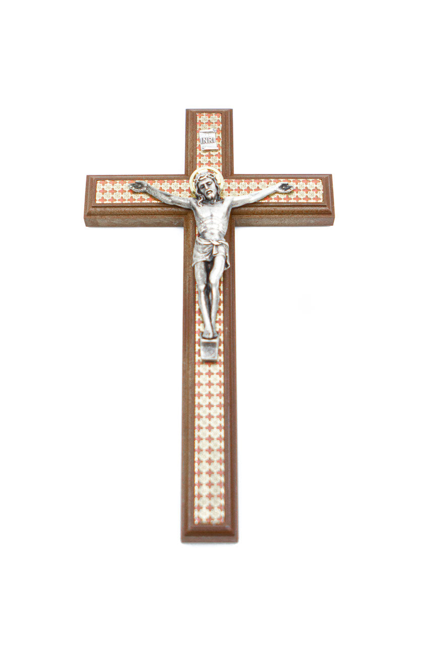 Wandkreuz mit Metallkorpus