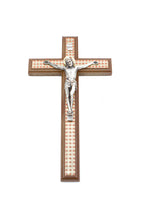Wandkreuz mit Metallkorpus